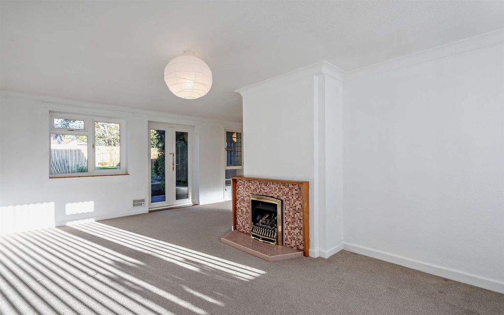 Property photo 2 of 22 8671639-Interior04-800.Jpg
