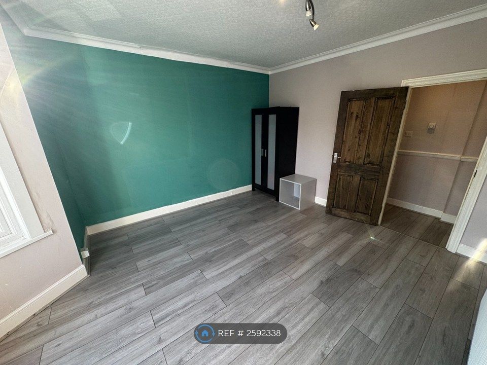 Property photo 2 of 7 Double Bedroom 2