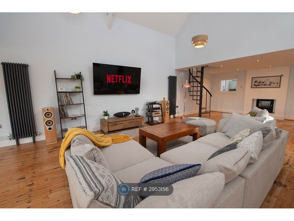 Property photo 1 of 35