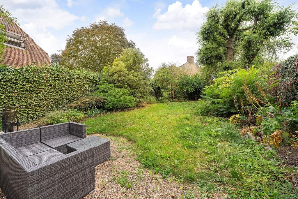 Property photo 3 of 12 Garden.Jpg