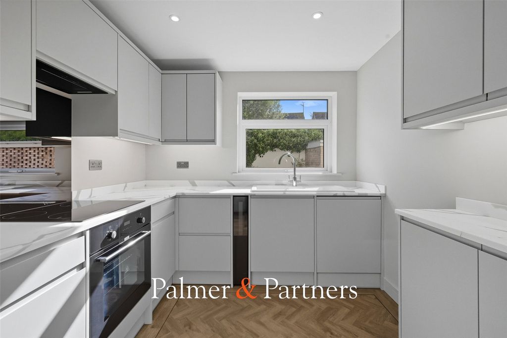 Property photo 2 of 17 Picture No. 10