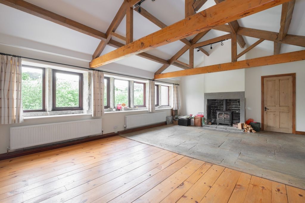Property photo 2 of 16 Living / Dining