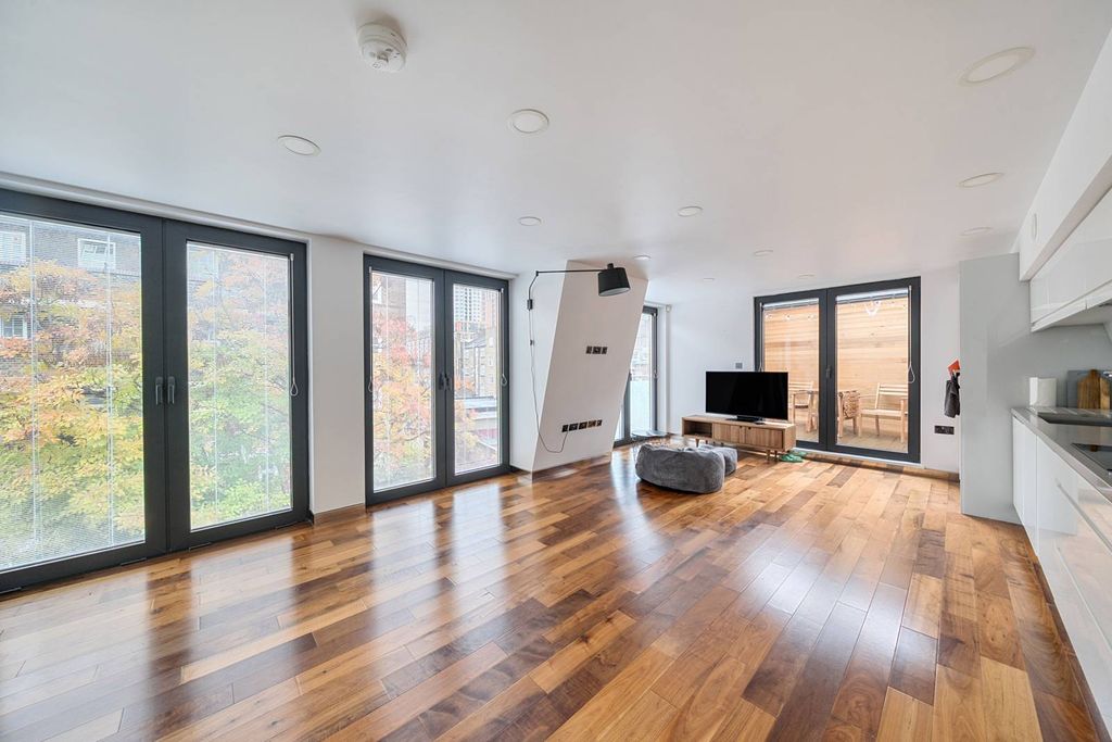 Property photo 1 of 23