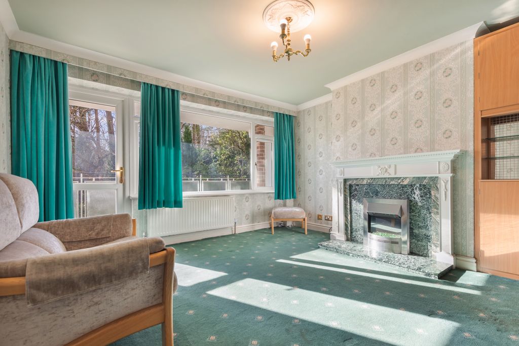 Property photo 2 of 27