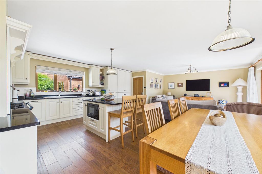 Property photo 2 of 26 Open Plan Living Kitchen Diner