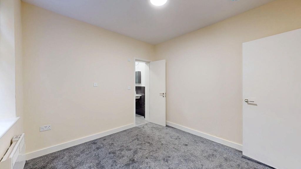 Property photo 2 of 15 Neat, Freshly Decorated Bedroom With Neutral Walls...