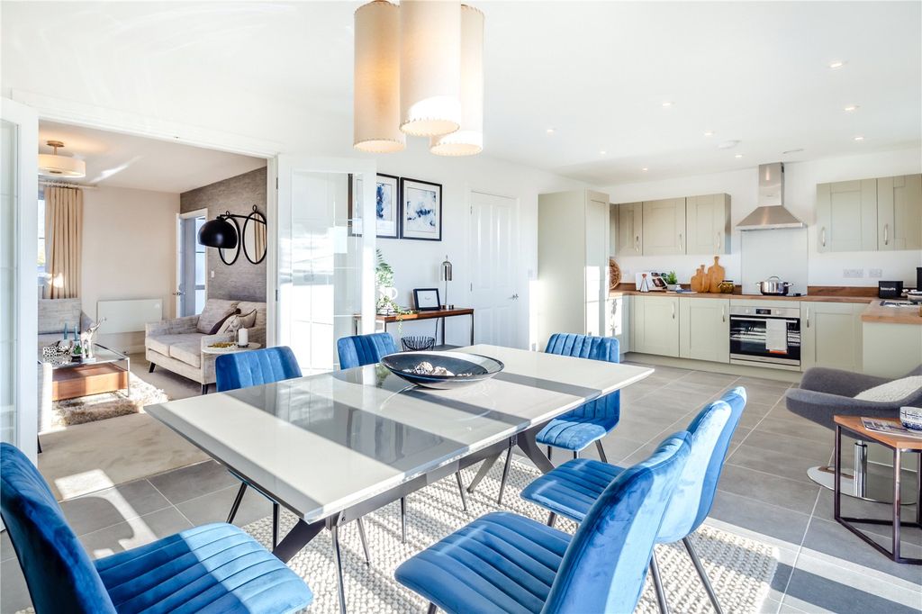 Property photo 2 of 14 Woodlands Show Home