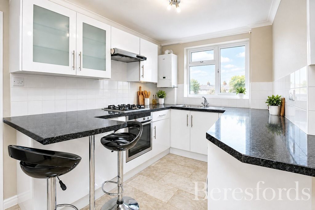 Property photo 1 of 11 Kitchen
