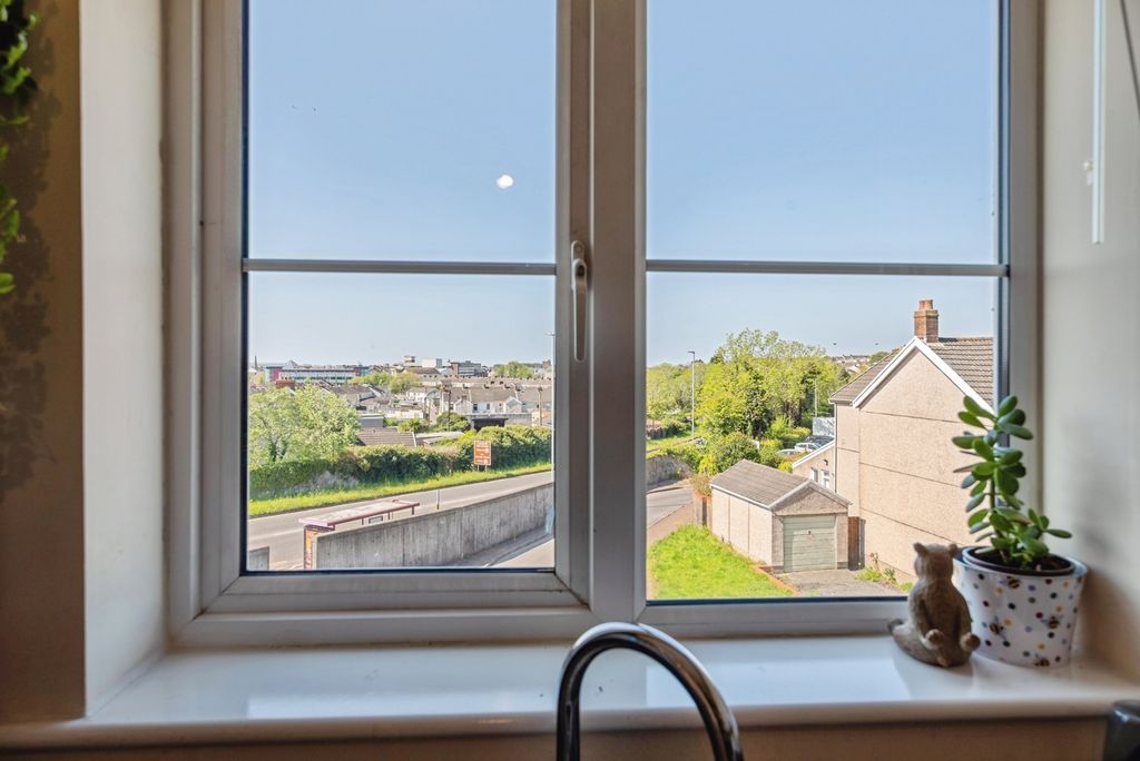 Property photo 2 of 19 Pbox-Img.Jpg
