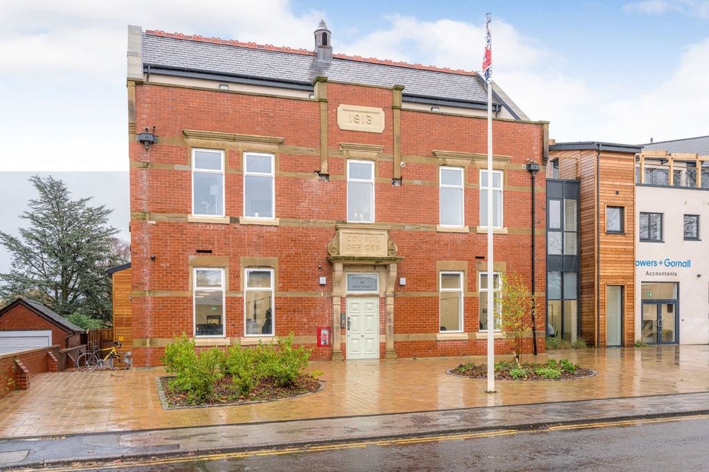 Property photo 1 of 24