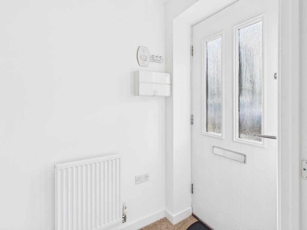 Property photo 2 of 18 Entrance Hall