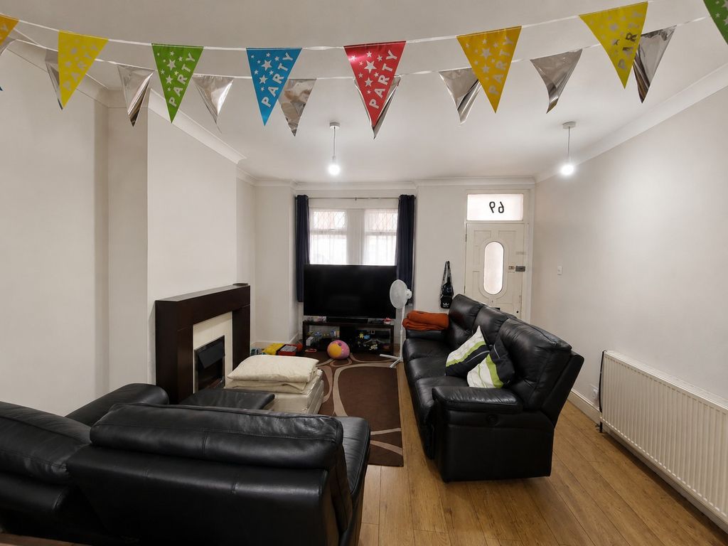 Property photo 3 of 10