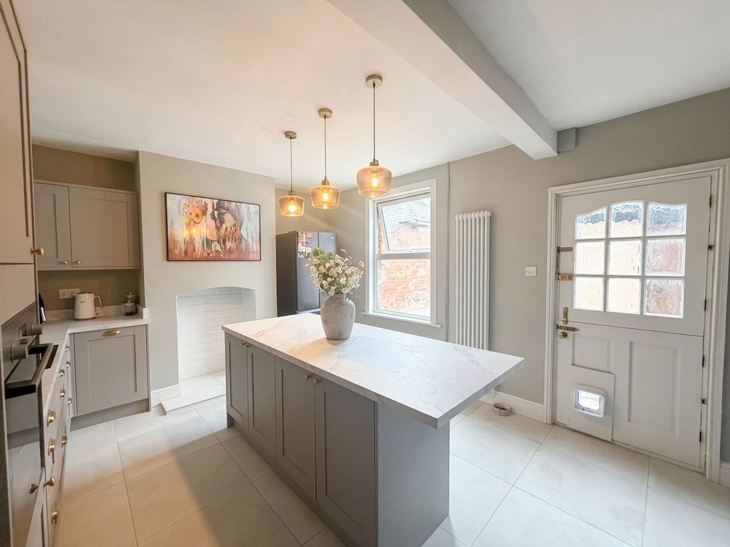 Property photo 3 of 15 Kitchen/Dining Room