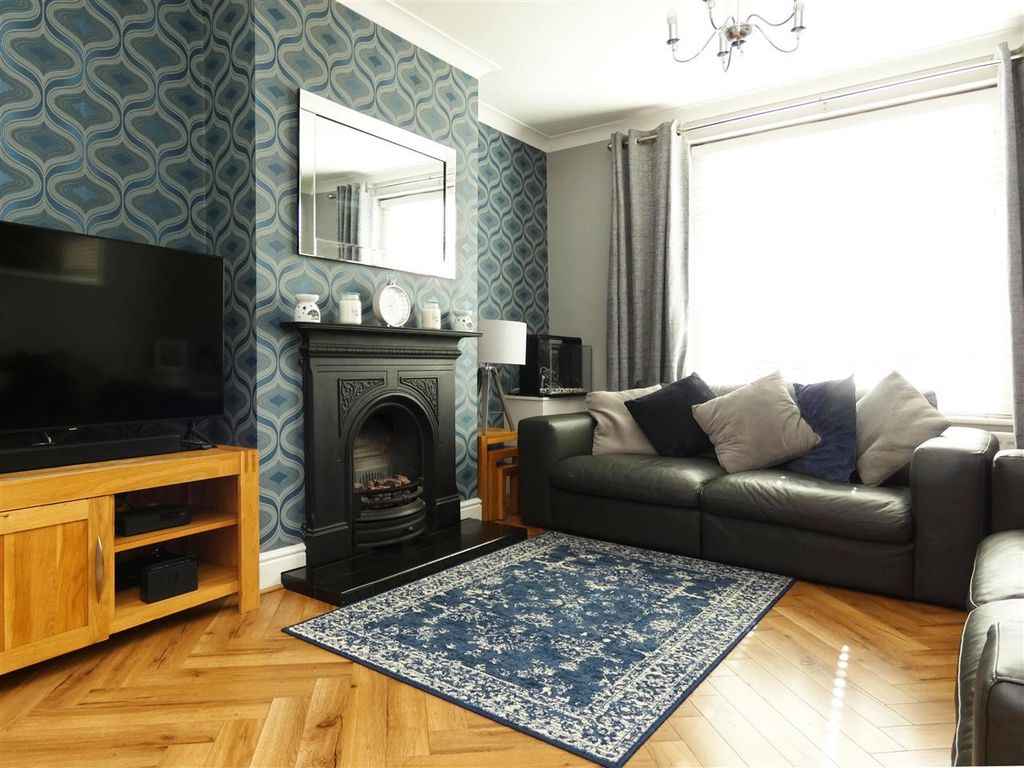 Property photo 2 of 21