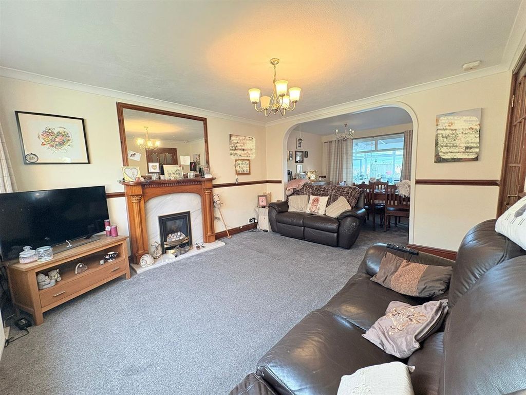 Property photo 3 of 22 Living Room