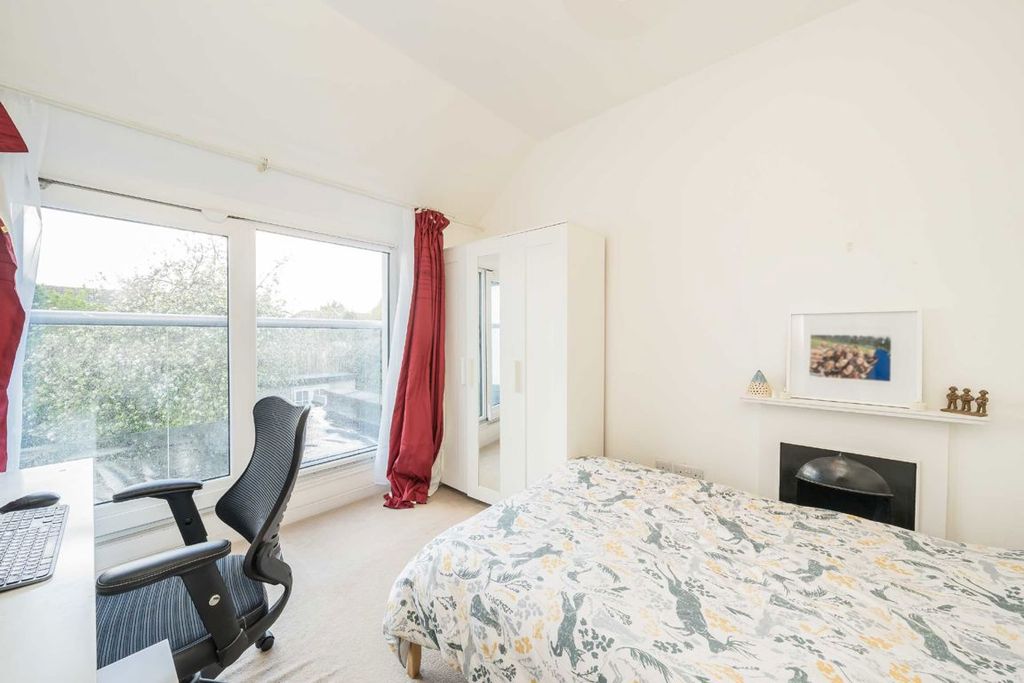 Property photo 3 of 4