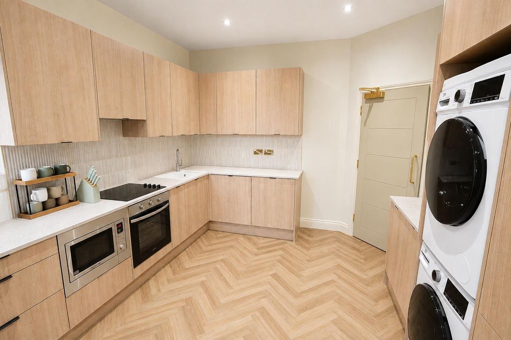 Property photo 1 of 12 Kitchen.Png