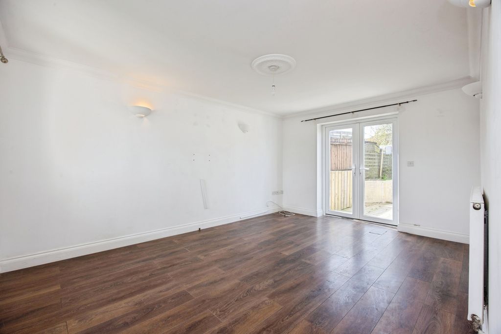 Property photo 2 of 20 Pbox-Img.Jpg