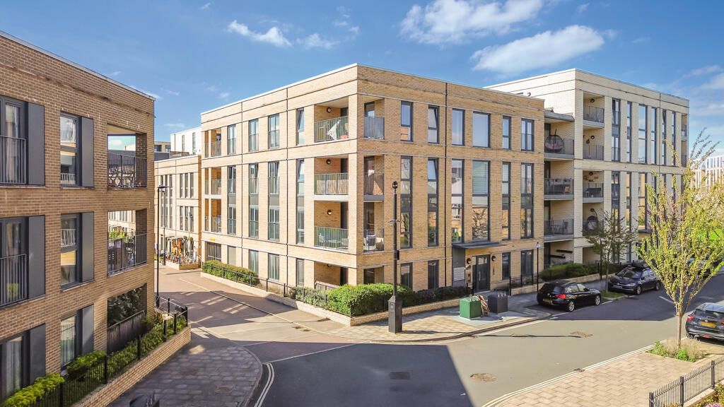 Property photo 1 of 16 Front (Exterior)