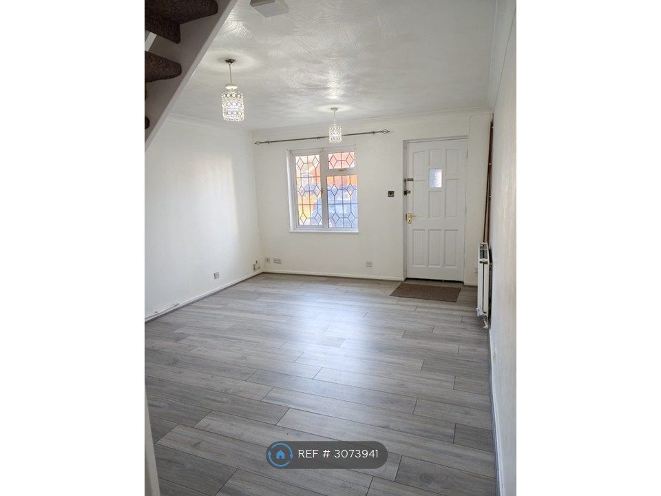 Property photo 2 of 14 Lounge