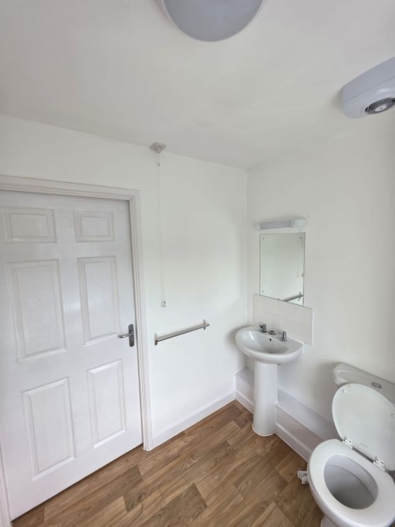 Property photo 3 of 12 Photo 10