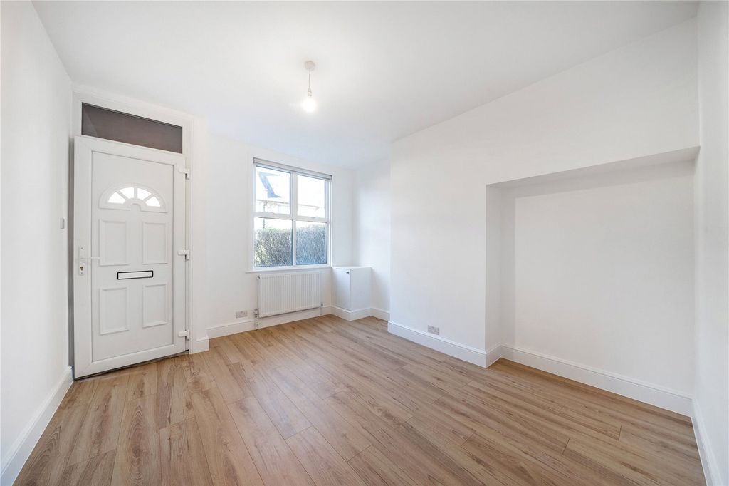 Property photo 3 of 18 Picture No. 02