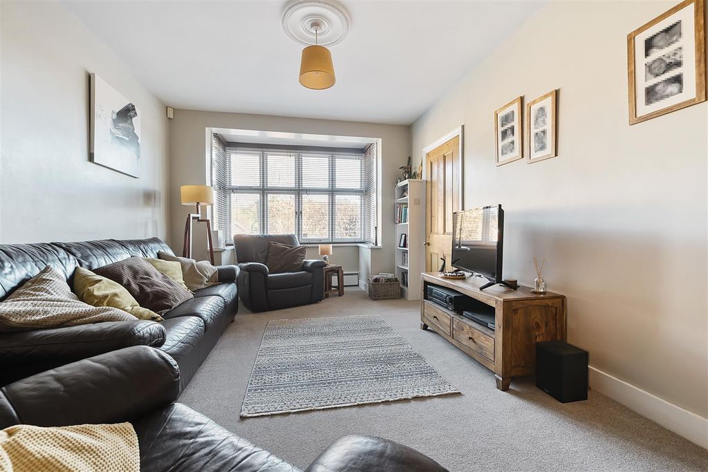 Property photo 3 of 43 Living Room