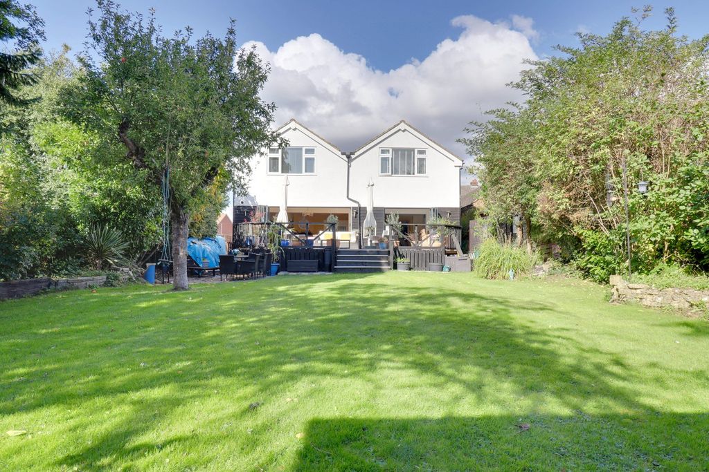 Property photo 2 of 22