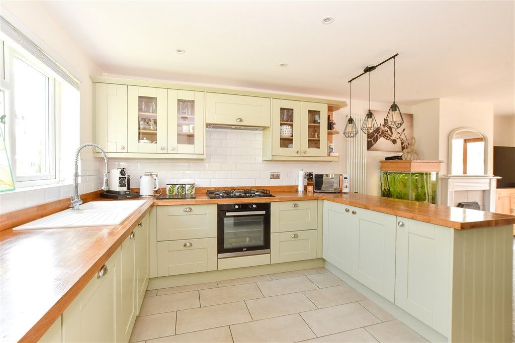 Property photo 2 of 15 Kitchen