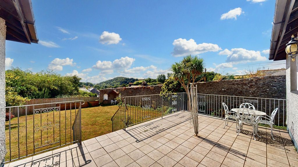 Property photo 3 of 26