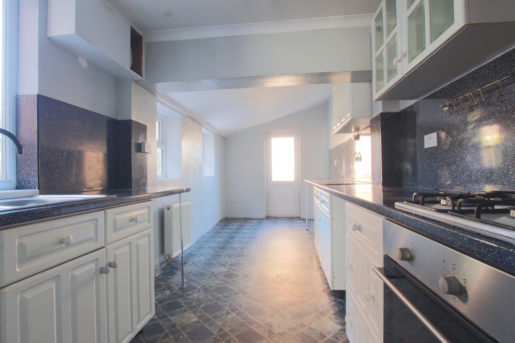 Property photo 3 of 12 4485926