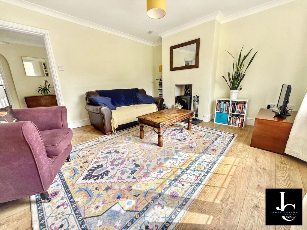 Property photo 2 of 16