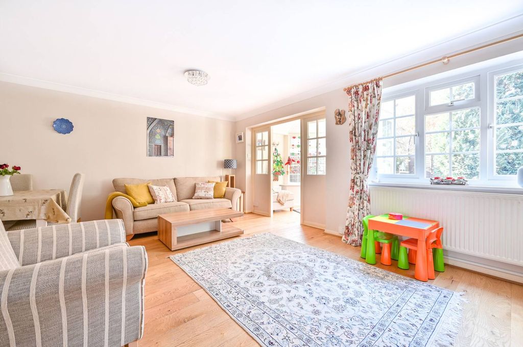 Property photo 1 of 11