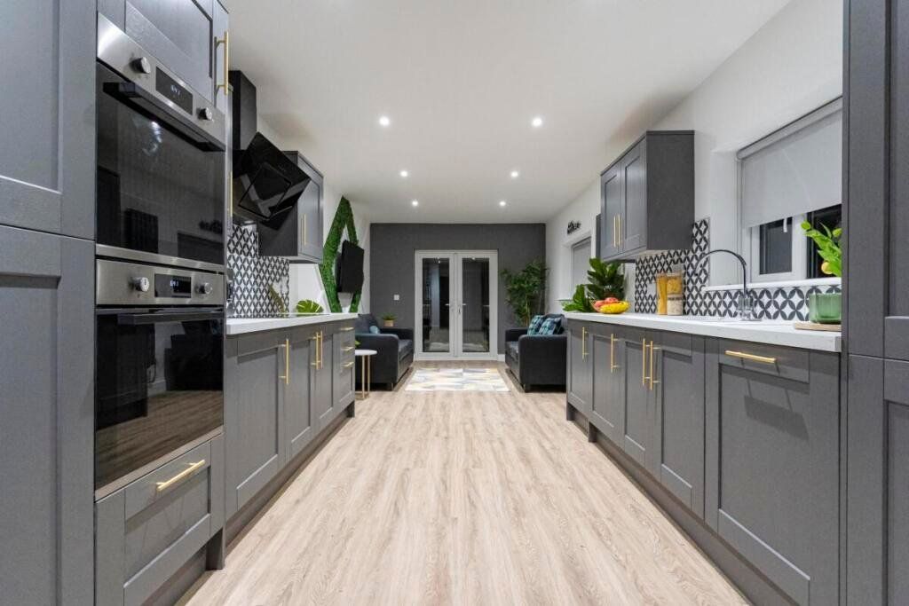 Property photo 3 of 10 Picture No. 02