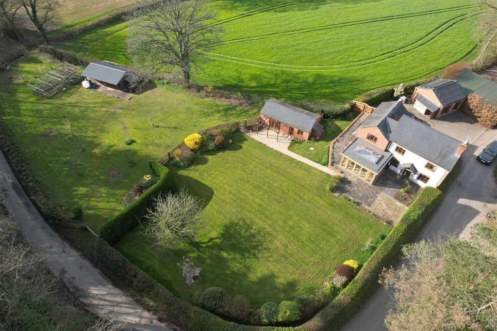 Property photo 2 of 34