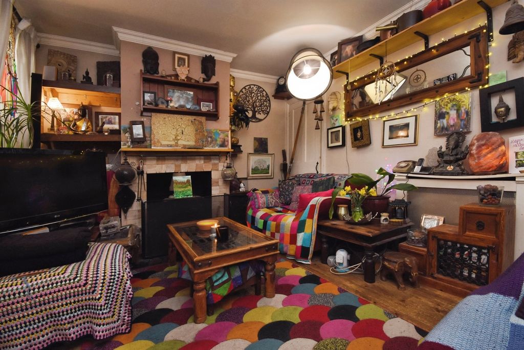 Property photo 3 of 12