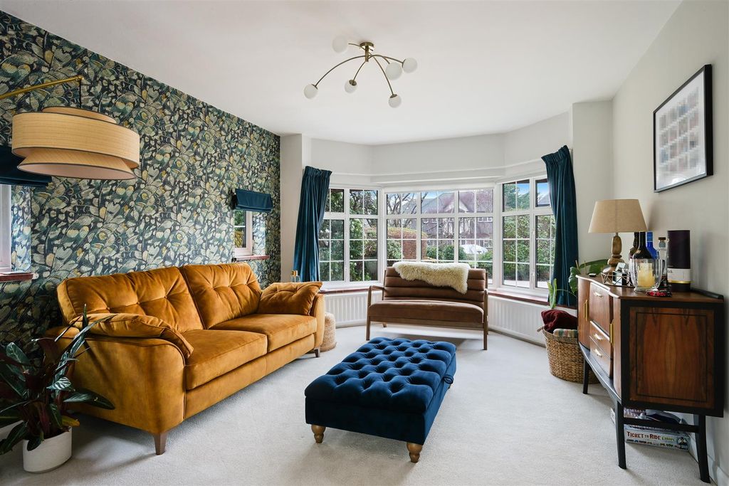 Property photo 3 of 41 Downs Wood, 67 - (24).Jpg