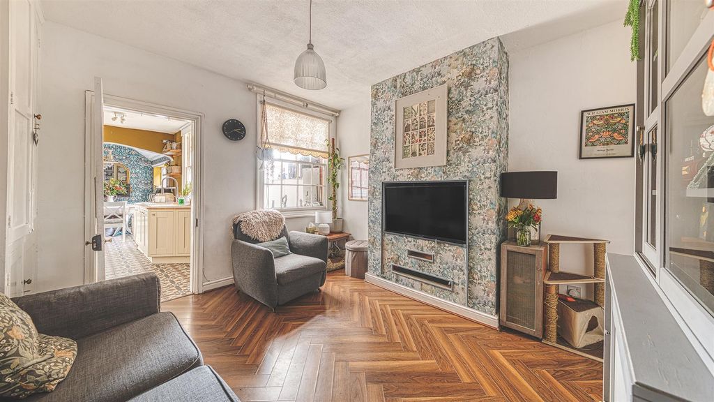 Property photo 3 of 29