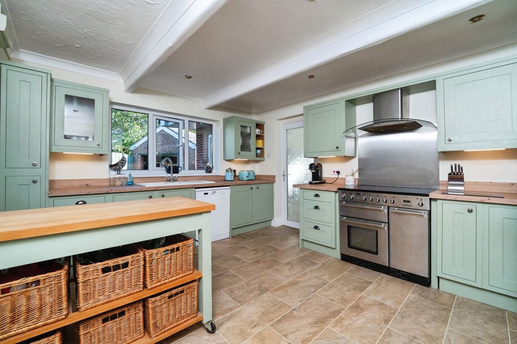 Property photo 2 of 36 Kitchen,