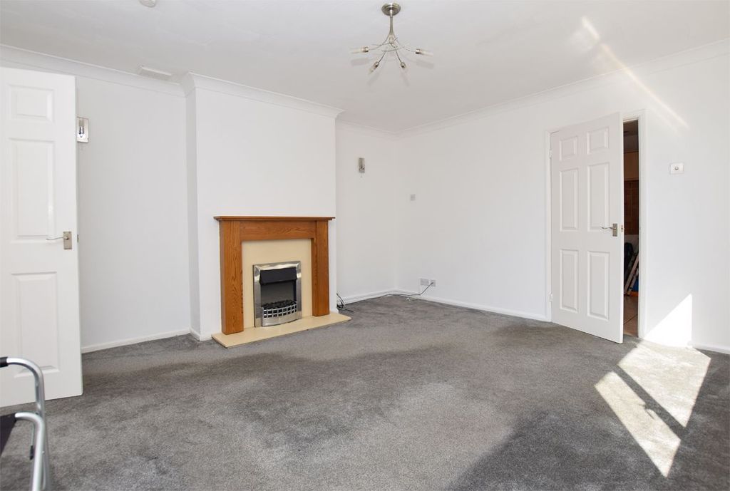 Property photo 3 of 8