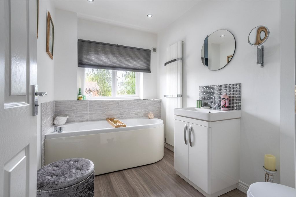 Property photo 2 of 37 Picture No. 39