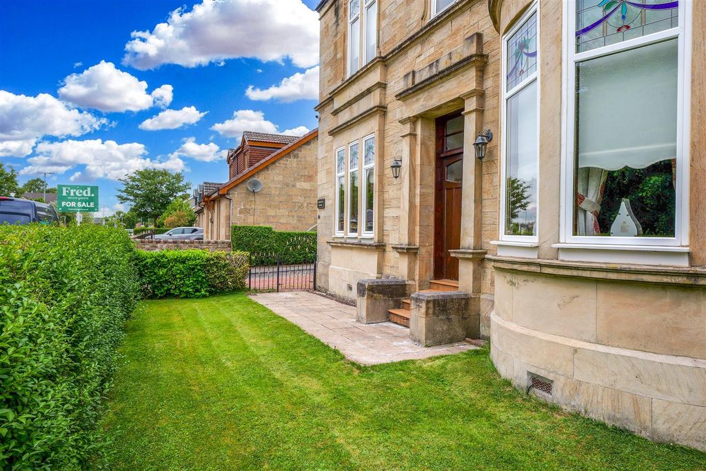 Property photo 2 of 43