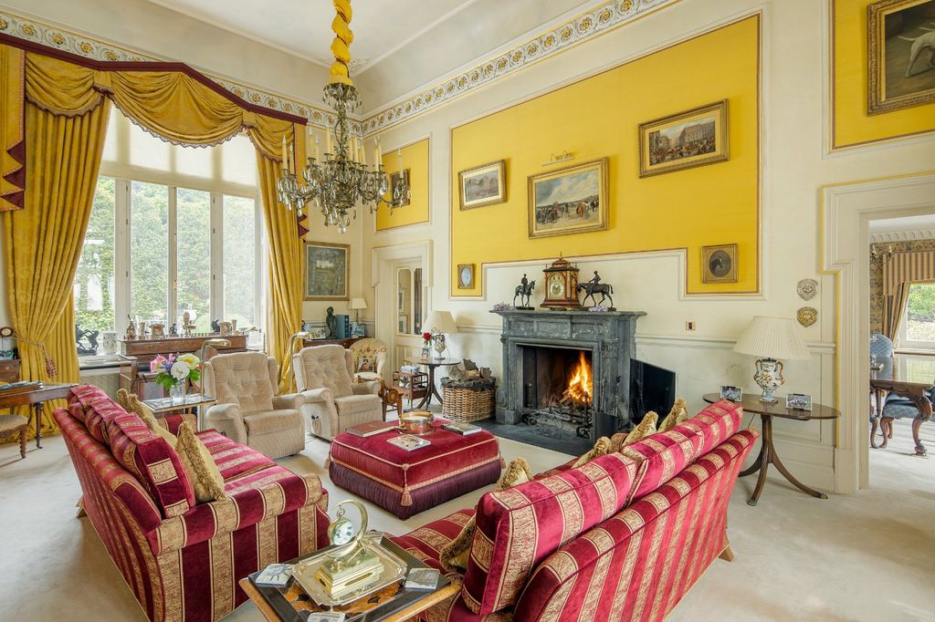 Property photo 3 of 24 Drawing Room