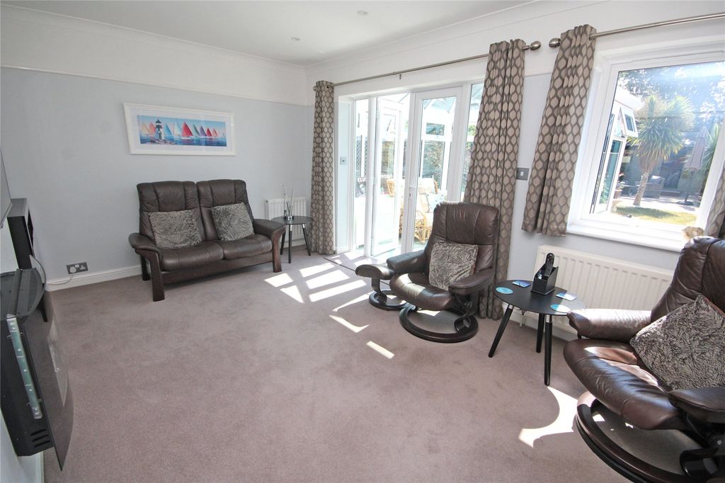 Property photo 3 of 17 Picture No. 09