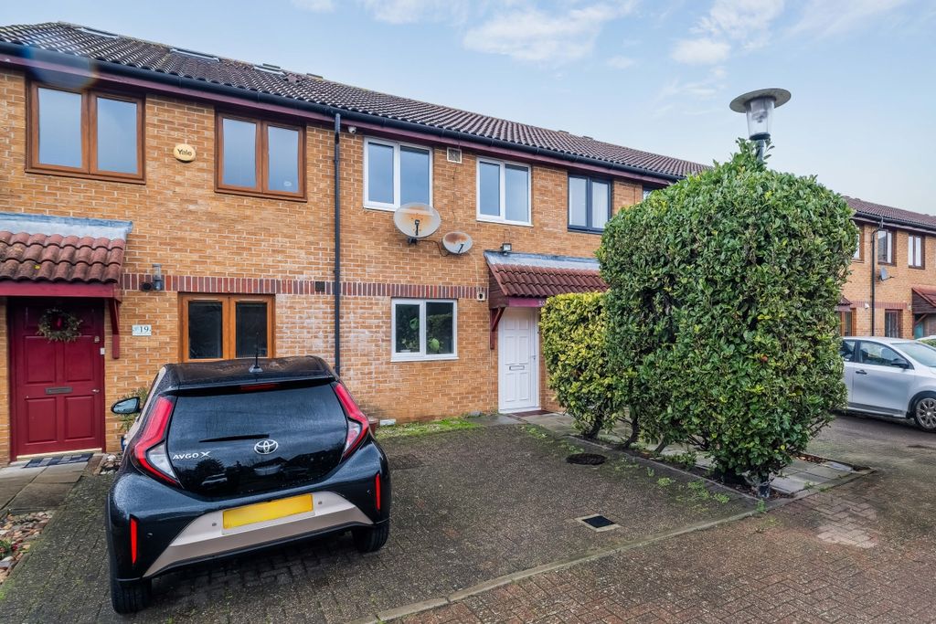 Property photo 1 of 13 Exterior (2)