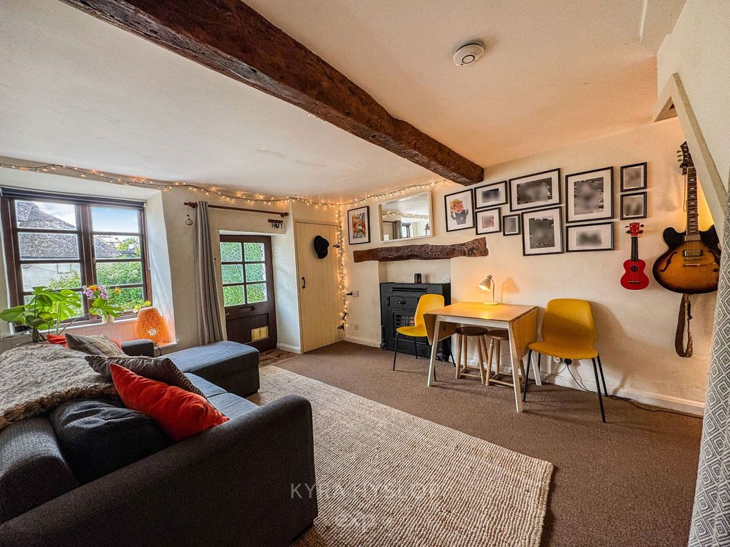 Property photo 2 of 27