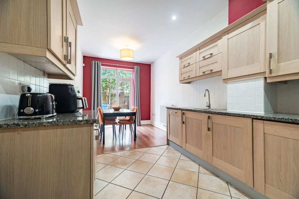 Property photo 2 of 29