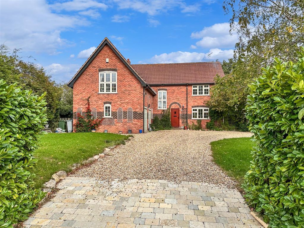 Property photo 1 of 28 Front Aspect 960