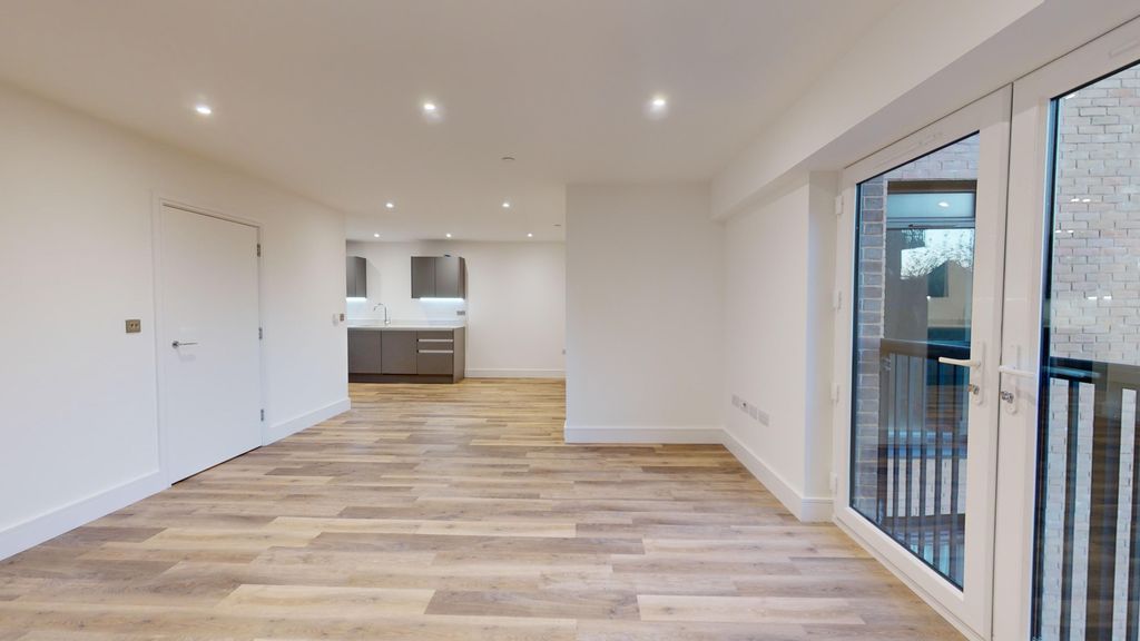 Property photo 3 of 8