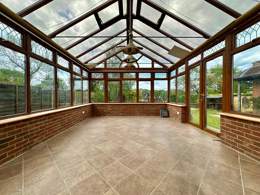 Property photo 2 of 23 9